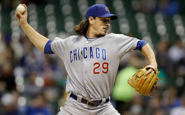 The Chicago Cubs avoided arbitration by agreeing to a one-year deal with Jeff Samardzija. (Mike McGinnis/Getty Images)